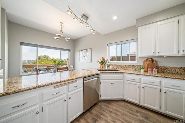 4507 Carnaby Court, Carlsbad CA: https://media.crmls.org/mediaz/7198f912-5770-4e8d-85ec-6715864511fd.jpg