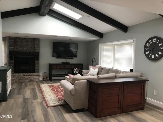 Detail Gallery Image 2 of 34 For 838 Margarita Calle Margarita, Thousand Oaks,  CA 91360 - 4 Beds | 2/1 Baths