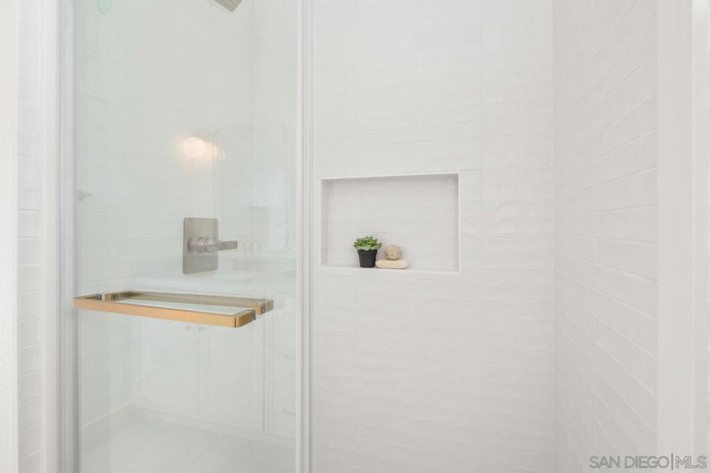 MLS #250042671SD image #33