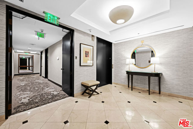 10430 Wilshire Boulevard, Los Angeles CA: https://media.crmls.org/mediaz/71997272-6d2e-4d0e-acbe-47ef0fe2f426.jpg