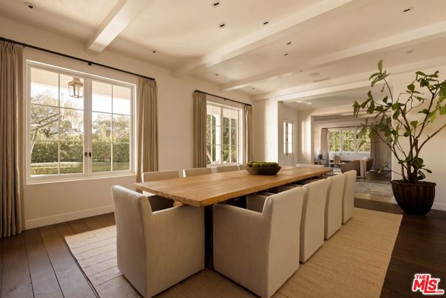 1319 Amalfi Drive, Pacific Palisades CA: https://media.crmls.org/mediaz/7199c72c-f10d-43de-b763-0db731e7d791.jpg