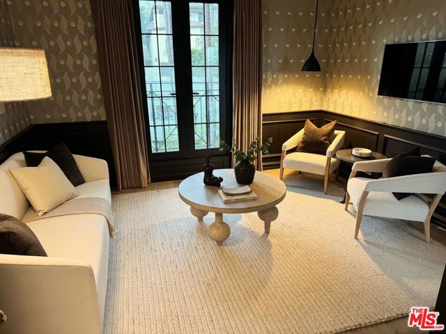 Image 23 of 43 For 888 Toulon Drive