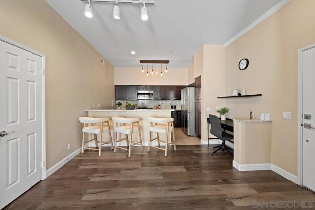 12362 Carmel Country Rd, San Diego CA: https://media.crmls.org/mediaz/719a0a4b-1568-47ee-acca-c62d7210a32f.jpg