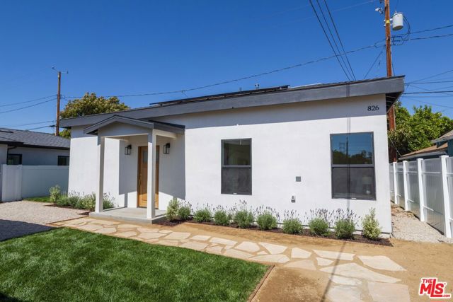 824 N Lima Street, Burbank CA: https://media.crmls.org/mediaz/719a0bb3-15a5-4c57-842d-bc491845886c.jpg