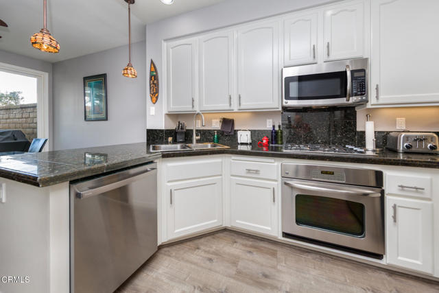 5235 Paseo Ricoso, Camarillo CA: https://media.crmls.org/mediaz/719a6290-741b-480b-ba13-0b6eb88420df.jpg