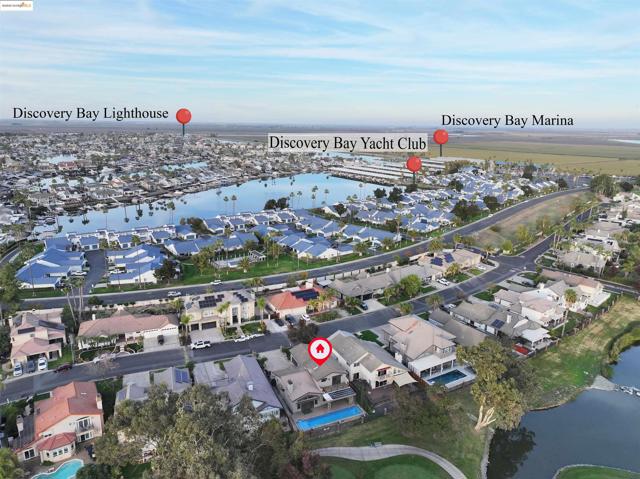 4930 Discovery Pt, Discovery Bay CA: https://media.crmls.org/mediaz/719a8dd7-feda-45a8-818c-5d513e921b27.jpg