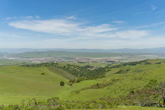 100 Old Stage Rd, San Juan Bautista CA: https://media.crmls.org/mediaz/719af2b4-2e5d-43d8-bac9-92cae2b80569.jpg