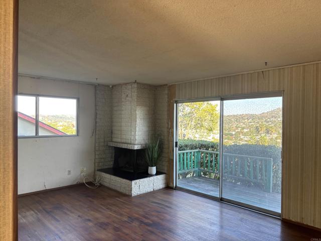 Detail Gallery Image 6 of 12 For 10050 Cristobal Dr, Spring Valley,  CA 91977 - 5 Beds | 2 Baths