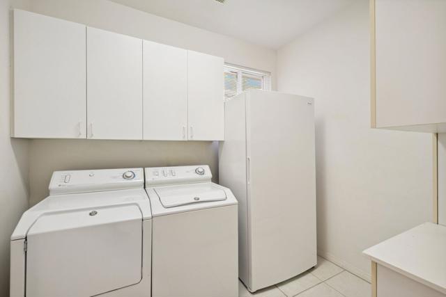 78586 Kensington Avenue, Palm Desert CA: https://media.crmls.org/mediaz/719c606b-52c0-441b-9ffe-3414642b7b8d.jpg