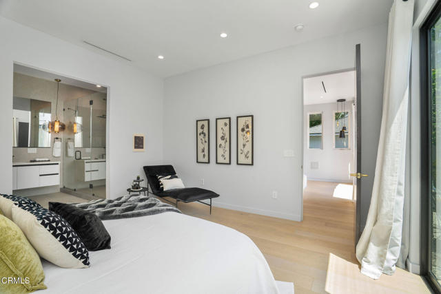 5622 Natick Avenue, Sherman Oaks CA: https://media.crmls.org/mediaz/719cc238-128f-4a09-aee3-94a3a85dde33.jpg
