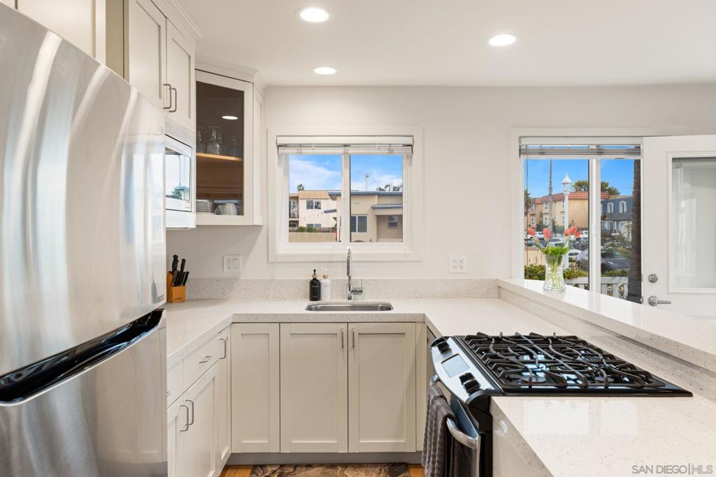 5112 Saratoga Ave - photo 11