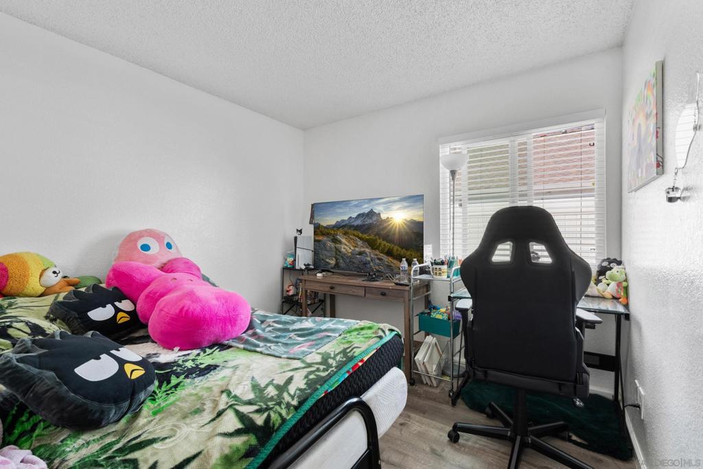 MLS #250024356SD img 32