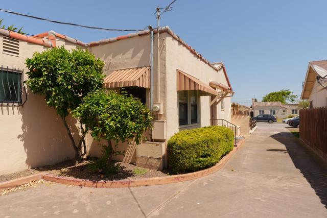 13 Orange Drive, Salinas CA: https://media.crmls.org/mediaz/719e693a-40d6-4418-a7f2-41f12333a931.jpg
