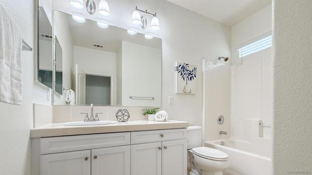 15701 Concord Ridge Ter, San Diego CA: https://media.crmls.org/mediaz/719ed0c9-63a9-432d-bd3b-4a0ace0efa23.jpg