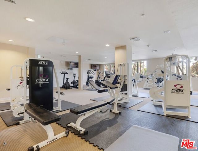 1 Bed Home for Sale in Playa Vista, California