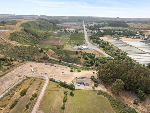 5677 Cloverdale Road, Pescadero CA: https://media.crmls.org/mediaz/719ff334-7529-4ef0-87a5-79d327bc033b.jpg