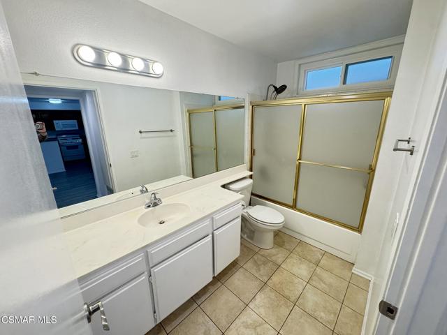 13042 Riverside Drive, Sherman Oaks CA: https://media.crmls.org/mediaz/71a060f3-b103-45a0-8216-13e2469b4cdc.jpg