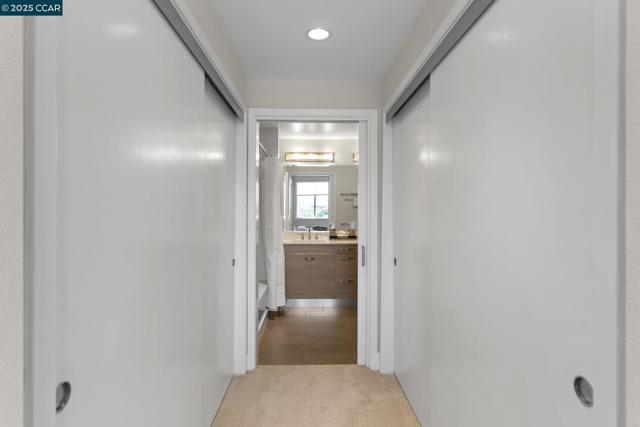 555 Ygnacio Valley Rd, Walnut Creek CA: https://media.crmls.org/mediaz/71a0a93e-3df8-49c3-aaed-07baa0e2f92e.jpg