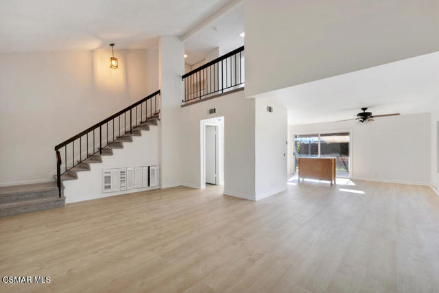 170 Spanish Moss Place, Camarillo CA: https://media.crmls.org/mediaz/71a1e186-7537-46c4-94a6-b4d56494463b.jpg