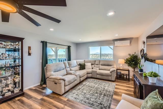 9180 Tokaj Ln, Spring Valley CA: https://media.crmls.org/mediaz/71a221a7-16ec-4646-aa29-bed9435c62b0.jpg