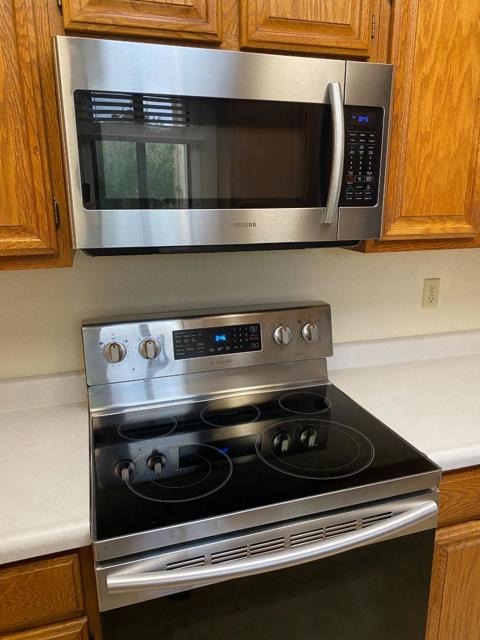 1051 Padre Drive, Salinas CA: https://media.crmls.org/mediaz/71a23ba8-c2d0-4267-b563-69ff836f76b3.jpg