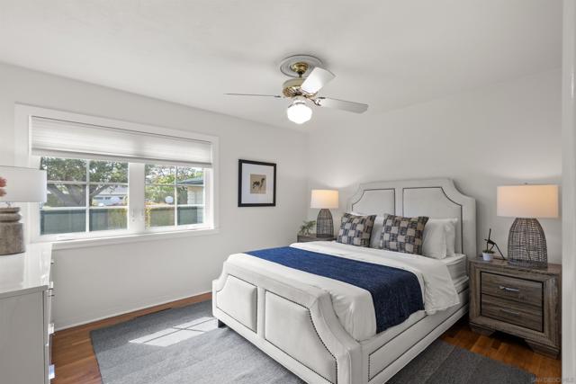 951 Skylark Dr, La Jolla CA: https://media.crmls.org/mediaz/71a3c5bf-5344-4df3-acf6-fc4b0e0058b0.jpg