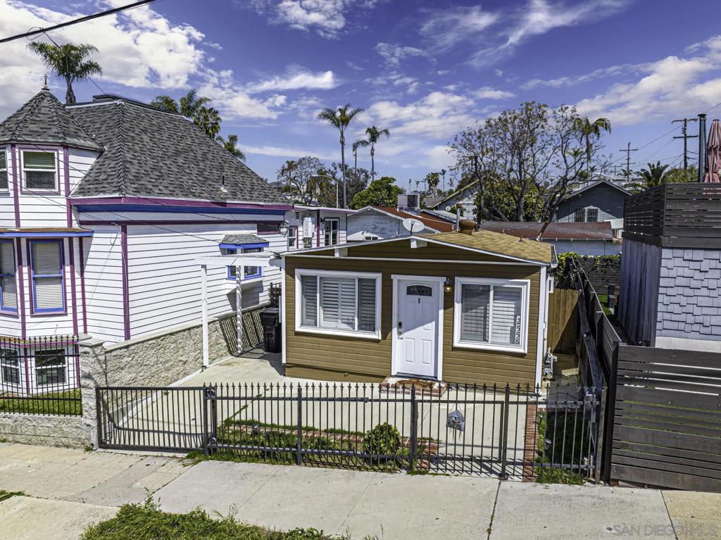 2558 F St, San Diego, CA 92102