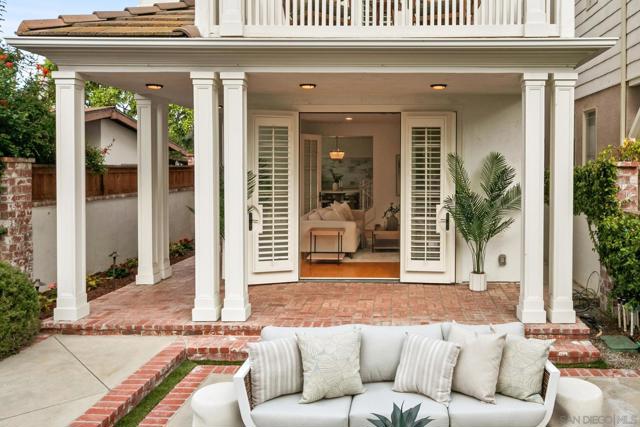 261 G Ave, Coronado CA: https://media.crmls.org/mediaz/71a4645f-7f9f-4ce4-a9e5-df955837fbae.jpg
