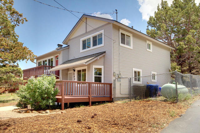 1225 Crestwood Drive, Big Bear CA: https://media.crmls.org/mediaz/71a49cea-65d9-4058-bfb2-12f1d6adac35.jpg