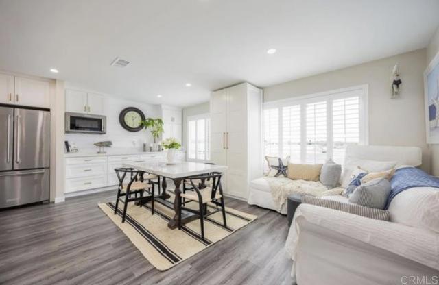 Detail Gallery Image 4 of 28 For 157 Horizon Ln., Oceanside,  CA 92056 - 2 Beds | 2 Baths