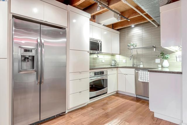 Image 7 of 29 For 650 Delancey St 103