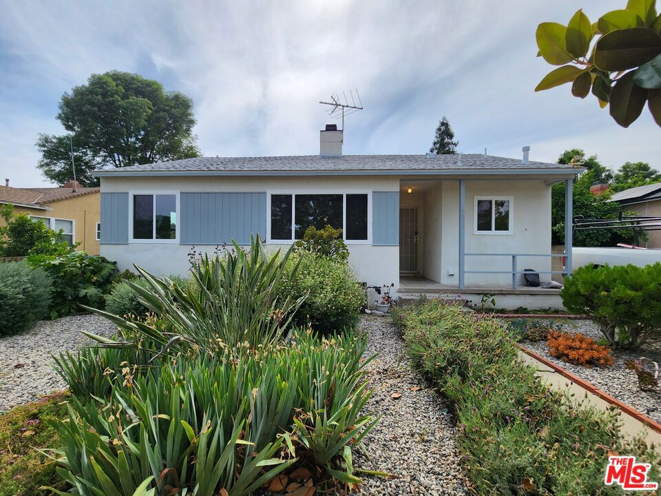 6639 Chimineas Avenue