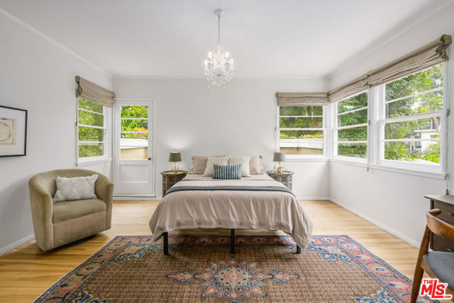 5919 Tuxedo Terrace, Los Angeles CA: https://media.crmls.org/mediaz/71a58e98-ab35-442a-9da7-47ba680598af.jpg