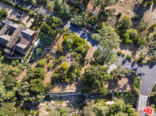 1790 Glen Oaks Drive, Santa Barbara CA: https://media.crmls.org/mediaz/71a5c2d4-4853-4640-b988-09de6cd5d562.jpg