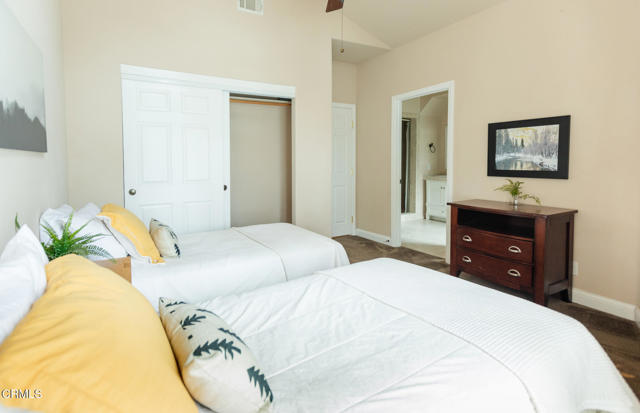 385 Spruce Drive, Lake Arrowhead CA: https://media.crmls.org/mediaz/71a5eaa4-79d9-4ad2-9741-618af6cf6da7.jpg