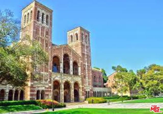 2121 James M Wood Boulevard, Los Angeles CA: https://media.crmls.org/mediaz/71a5ee85-8045-4986-8c99-f98e11cdb8d2.jpg
