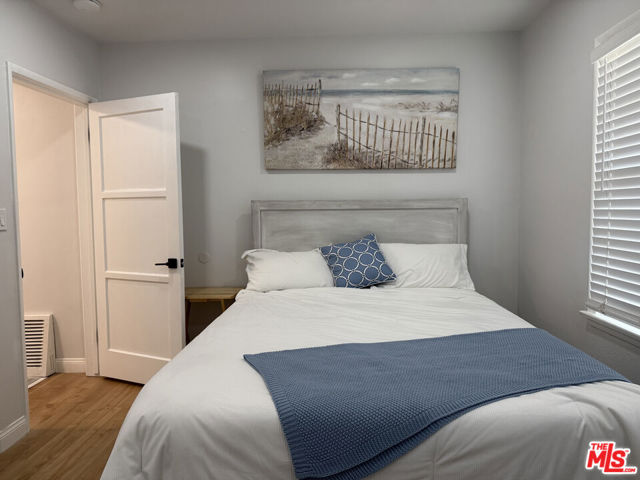 3310 W 77th Street, Los Angeles CA: https://media.crmls.org/mediaz/71a61a09-1a79-4a71-97f2-4cf3948f1d8b.jpg