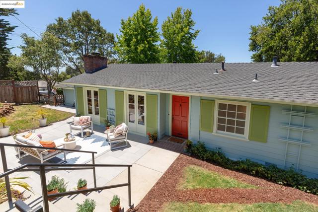 298 Grizzly Peak Blvd, Kensington CA: https://media.crmls.org/mediaz/71a6370a-0700-41f2-a6c5-668f9f5c7860.jpg