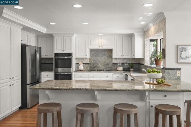 2145 Deer Oak Way, Danville CA: https://media.crmls.org/mediaz/71a721a4-cc2f-40f1-a954-6bdf647efac3.jpg