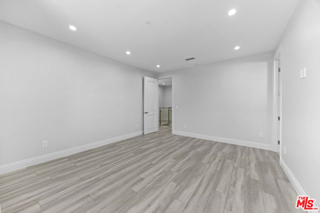 6723 Sunnyslope Avenue, Van Nuys CA: https://media.crmls.org/mediaz/71a7629f-c41f-481c-9e1b-841713146f72.jpg