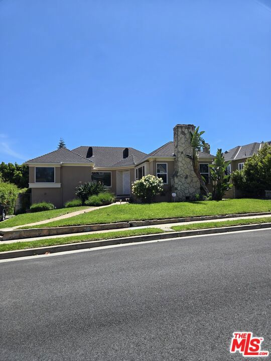 4512 Chasar Place, Los Angeles CA: https://media.crmls.org/mediaz/71a7711c-eae8-496f-be65-9bbe66baf1be.jpg