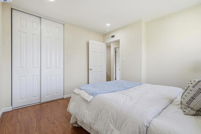 42293 Camino Santa Barbara, Fremont CA: https://media.crmls.org/mediaz/71a78870-46f6-4b11-9927-03d29966cb81.jpg