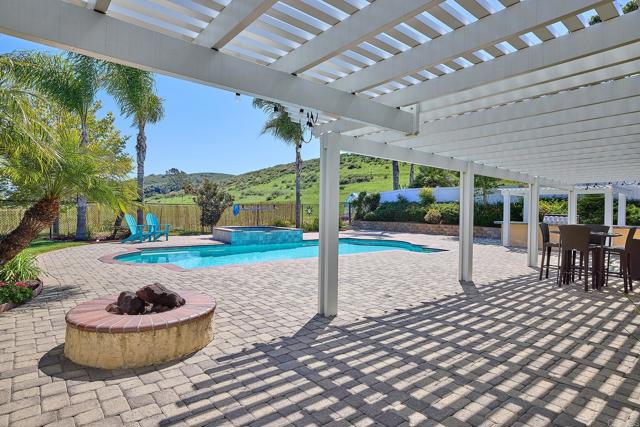 1314 Deerbrook Drive, San Marcos CA: https://media.crmls.org/mediaz/71a79955-a970-4185-ab5b-4c0c208d5476.jpg