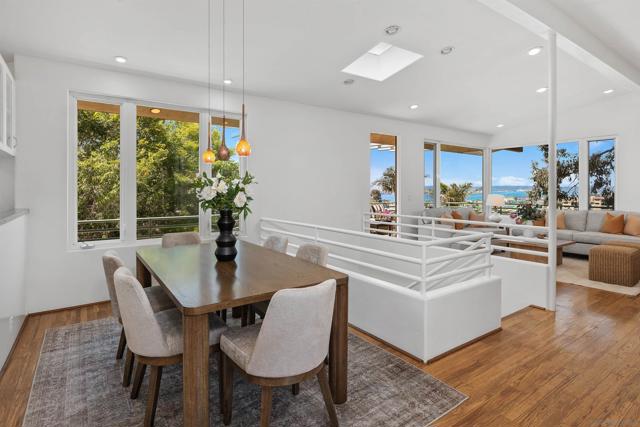 405 W Nutmeg St, San Diego CA: https://media.crmls.org/mediaz/71a7c208-52a0-47a0-b0b6-09f206aa1f73.jpg