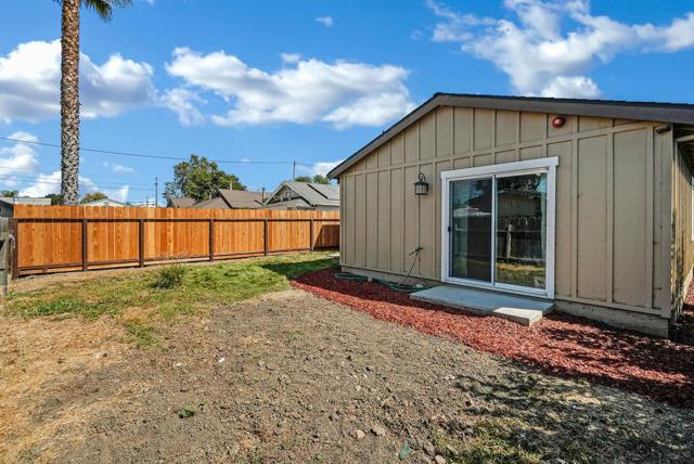 120 Santa Ana Road, Hollister CA: https://media.crmls.org/mediaz/71a88f3a-99f6-48bf-8b29-2e45a2d59242.jpg
