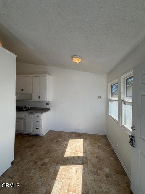 Detail Gallery Image 12 of 12 For 728 Sidonia Ave, Ventura,  CA 93003 - 1 Beds | 1 Baths