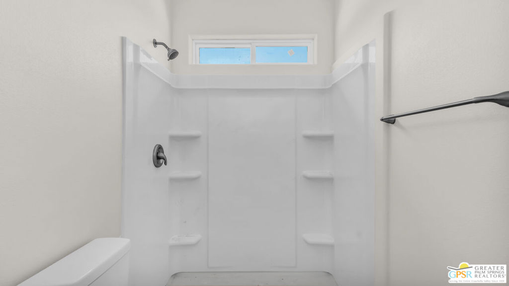 https://media.crmls.org/mediaz/71a93dd2-848c-4e96-be30-959b705c8f9e.jpg?preset=X-Large
