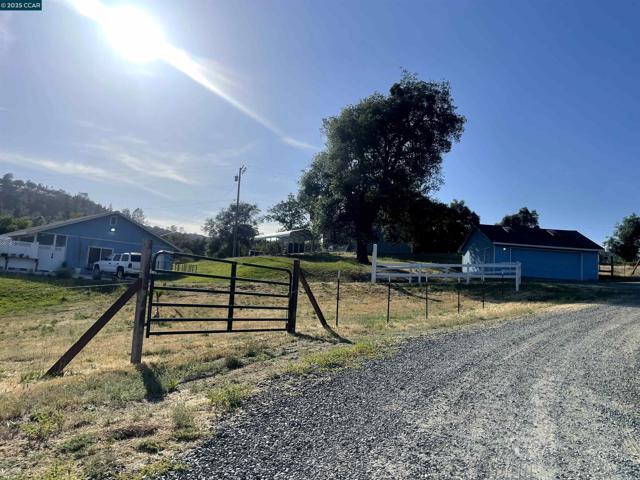 16 Paul Place, Bangor CA: https://media.crmls.org/mediaz/71a93e6b-8579-4944-a6c0-14295c86bbfd.jpg