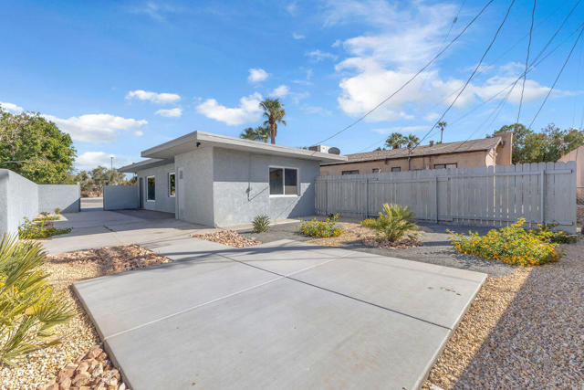 44635 San Carlos Avenue, Palm Desert CA: https://media.crmls.org/mediaz/71a96d99-0eee-4806-8520-9e2972132c8b.jpg