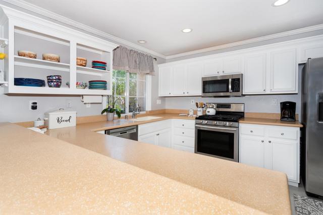 797 Trailside Place, San Marcos CA: https://media.crmls.org/mediaz/71a98a66-807e-4e76-bf3f-4985d35e0521.jpg